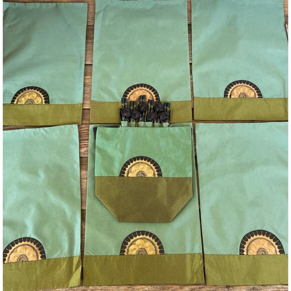 Vintage 1970s Asian Silk Place Mats With Chopsticks and Holder NOS - Picture 15 of 16